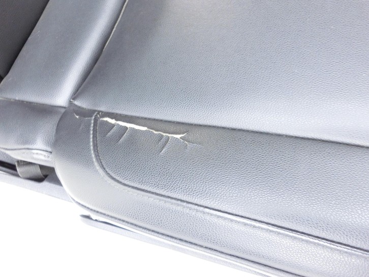 VW Touran II 5T 15-21 Sitz Links Hinten Leder mit integr. Kindersitz Titanschwarz/Anthrazit VW Touran II 5T 15-21... Vorschau 2