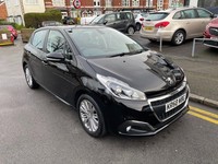 2018 Peugeot 208 1.2 PureTech 82 Signature 5dr [Start Stop] HATCHBACK Petrol Man