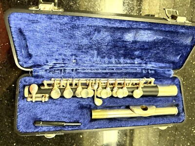 Gemeinhardt Piccolo Model 4PMH w/Original Case