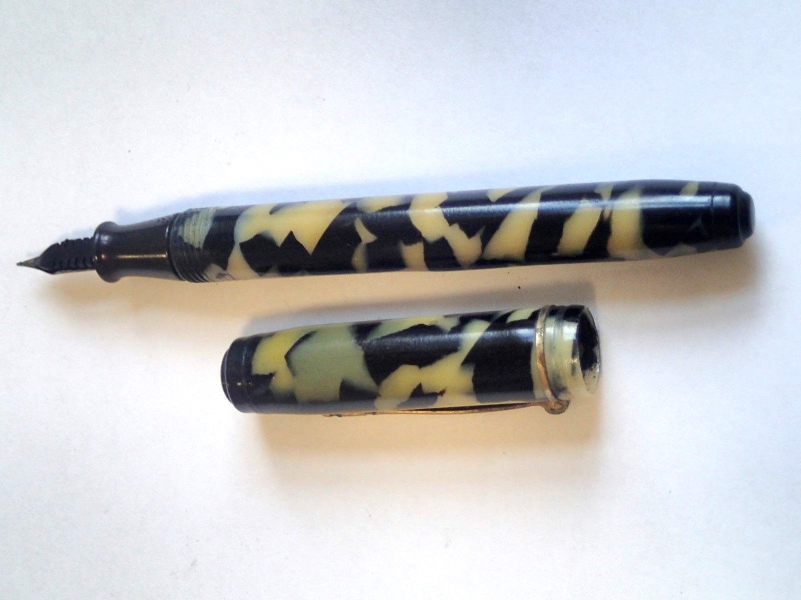 Vintage Fifth Avenue Black & Gold Marbled Fountain Pen