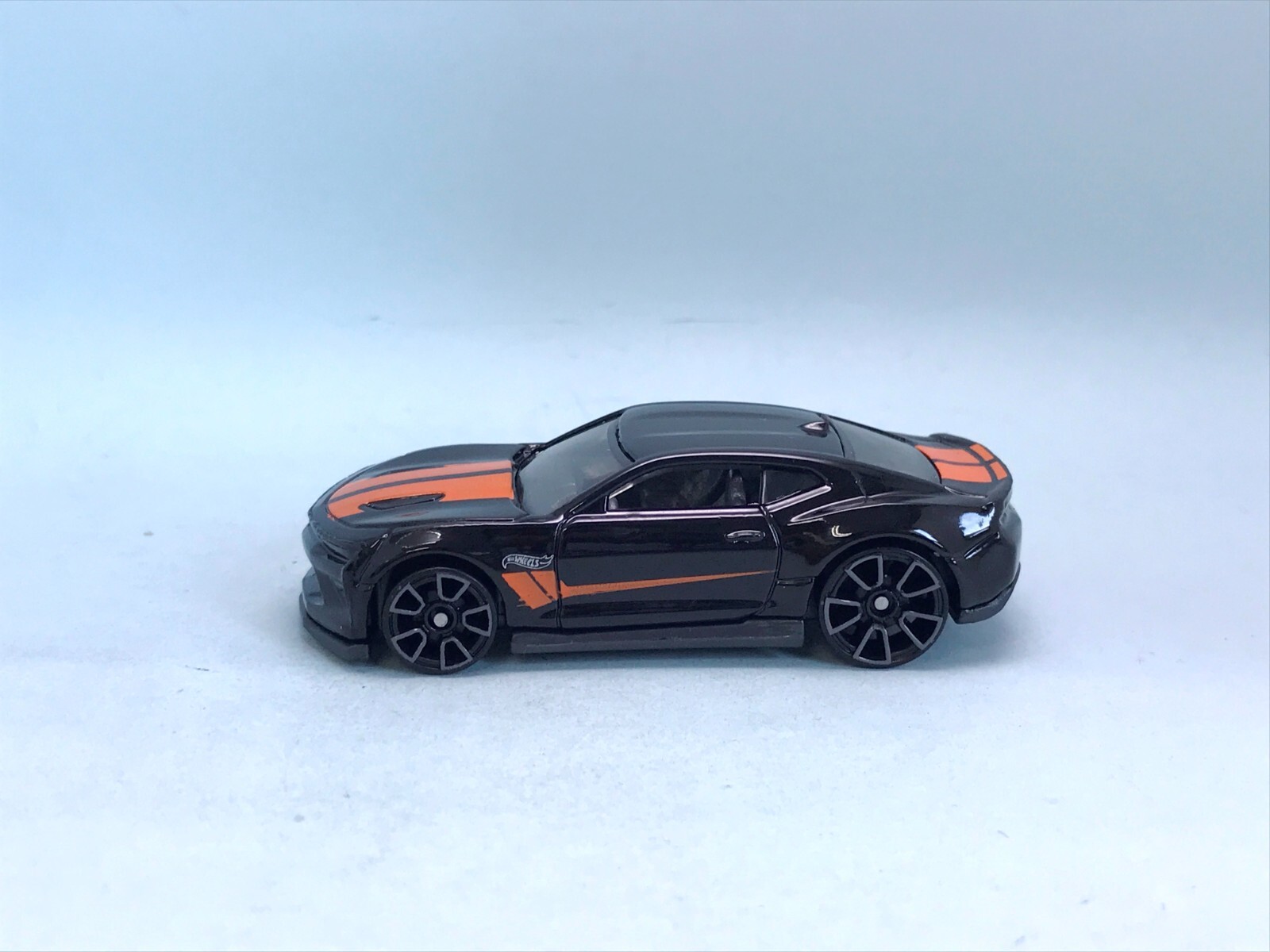 2024 Hot wheels Mainline Basic # '18 Camaro SS , Spun Loose