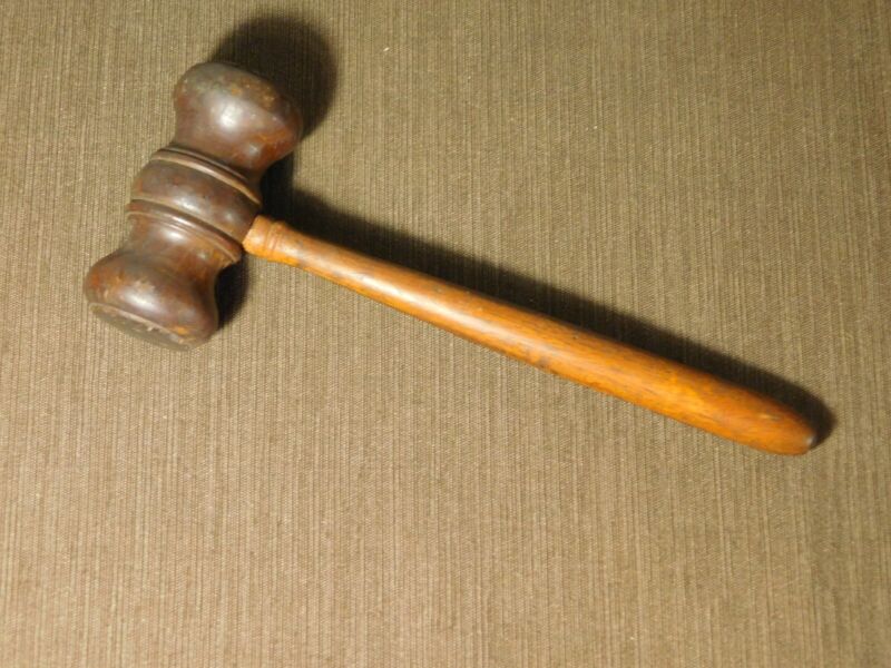 VINTAGE JUDGE LAWYER AUCTIONEER  9" LONG WOOD GAVEL