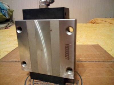 H-NBR Ball Rail Bearing Runner Block Linear Sliding Rolling # FBD00027