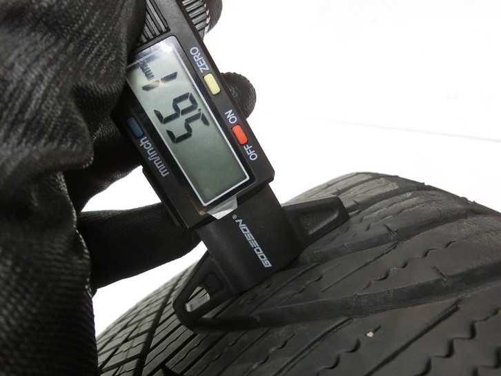 VW Tiguan 5N 11-16 2 x Reifen Ganzjahresreifen Goodyear 235/55R17 103 Y VW Tiguan 5N 11-16 12.12.2012 gebraucht Bild 13
