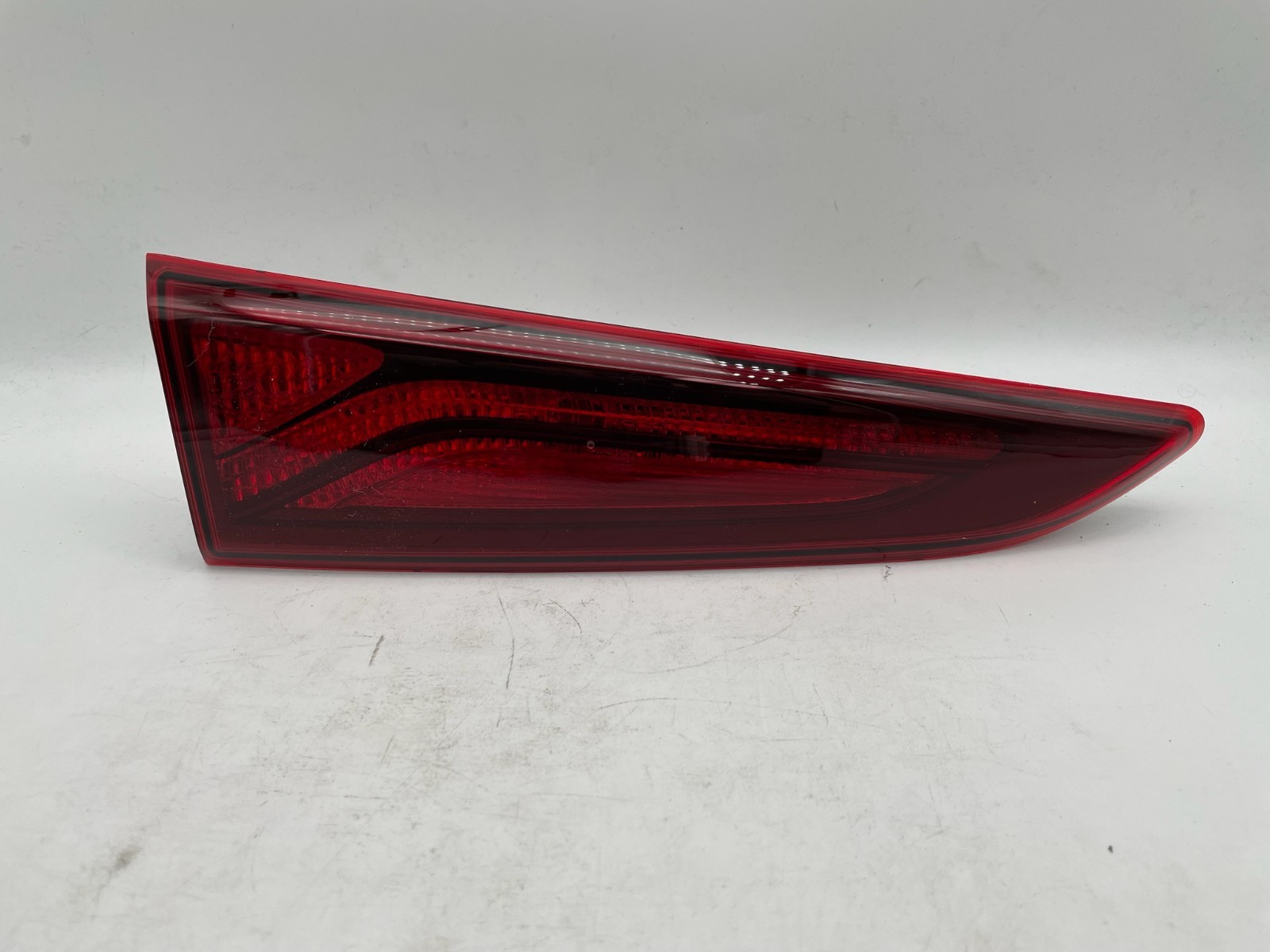 2018-2021 HYUNDAI KONA DRIVER SIDE INNER TAIL LIGHT LAMP LEFT LH OEM 92403 J9000