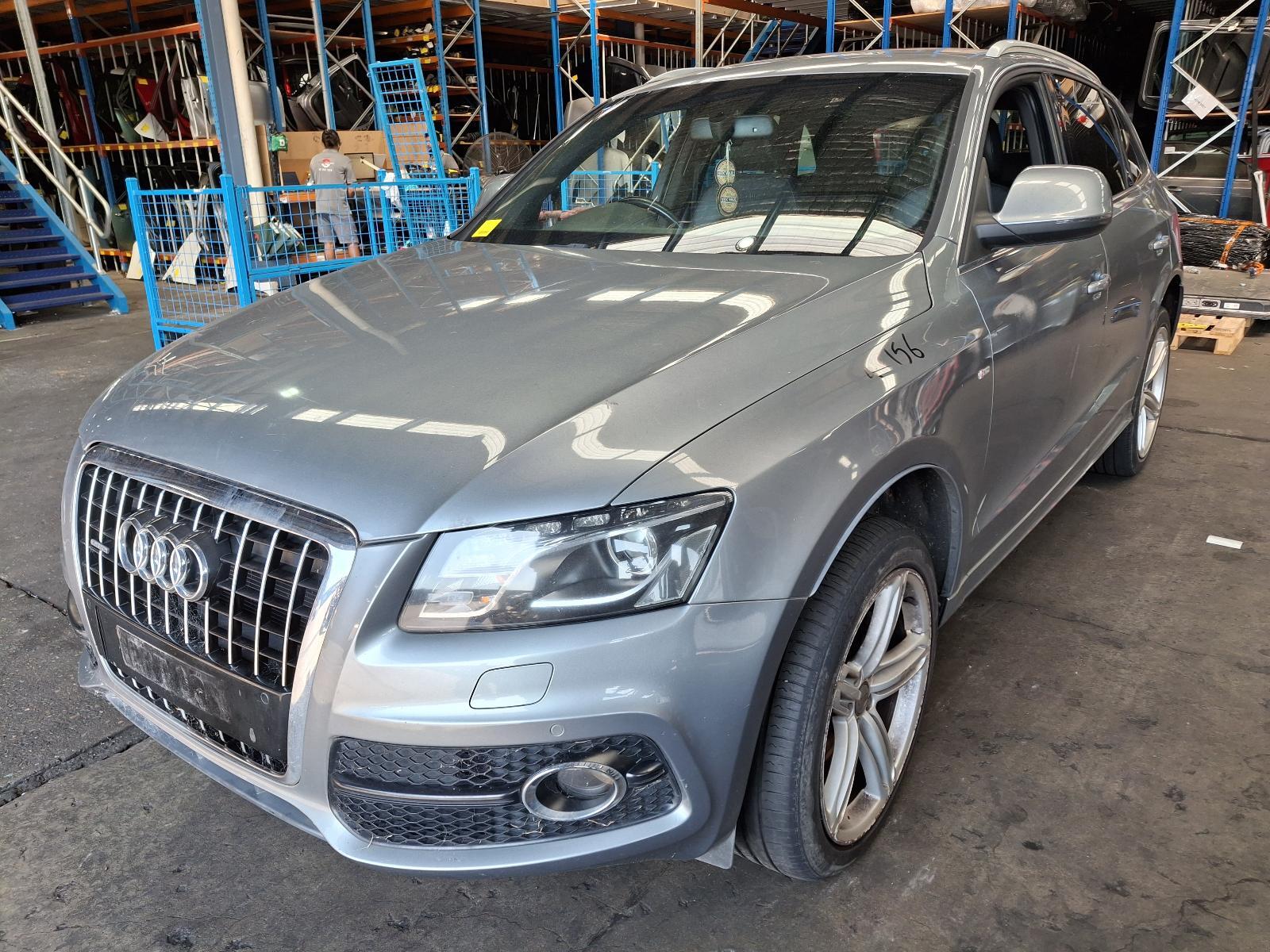 2011 Audi Q5 8R 12/2008-09/2012 LEFT TAILLIGHT IN TAILGATE LED TYPE image 3