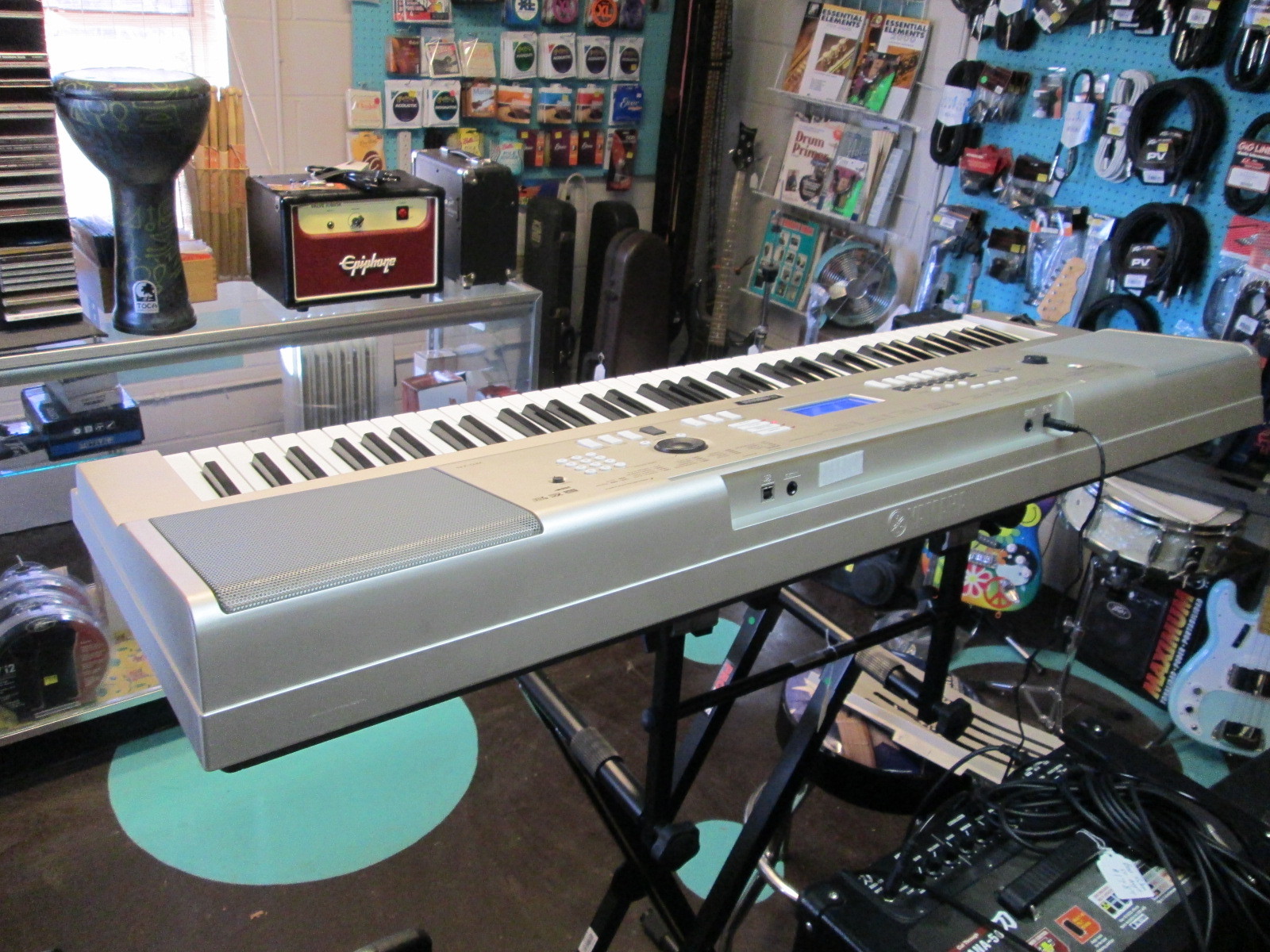 YAMAHA YPG235 ypg-235 76 key keyboard very clean / local pickup only