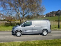 VAUXHALL COMBO-E 2300 100kW 50kWh PRO AUTOMATIC L2 LWB VAN 24 REG 4,100 MILES