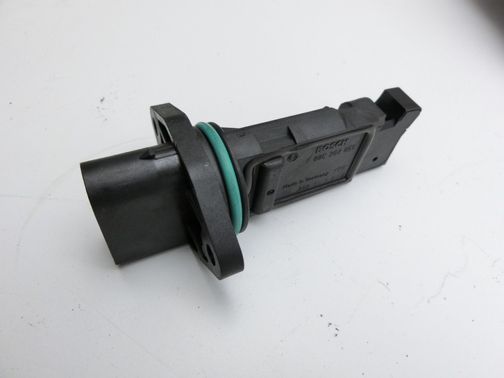 BMW E87 1er 116i 04-07 1,6i 85KW Luftmassenmesser BMW E87 1er 116i 04-07 28.09.2005 7566986 13627566986 F00C2G2054... Vorschau 2