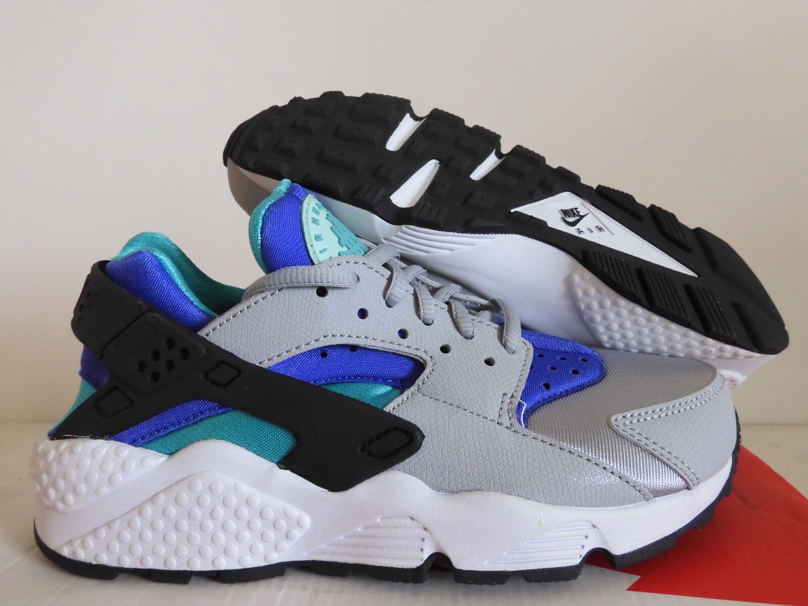 NIKE AIR HUARACHE RUN WOLF GREY-PERSIAN VIOLET SZ 5 [634835