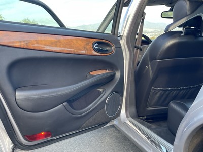 image 7 of interior