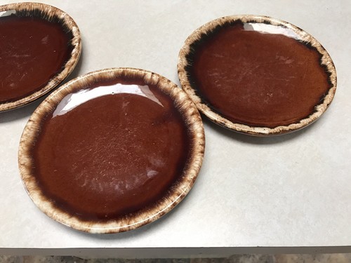 4 BROWN DRIP HULL POTTERY 6.5