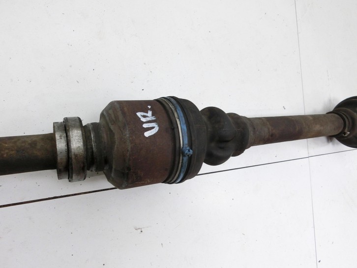 Peugeot 407 6E 04-08 1,6d 80KW Antriebswelle Gelenkwelle Rechts Vorne Peugeot 407 6E 04-08 15.03.2005 3273EG gebraucht Vorschau 3