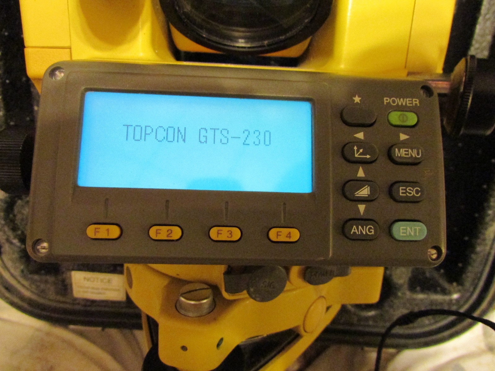 Topcon GTS-230W Total Station Reflectorless Surveying Equipment w Case