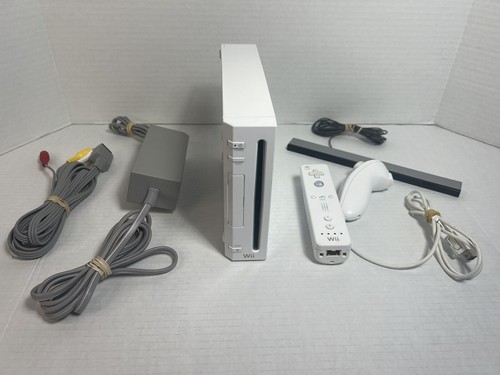 Nintendo Wii White RVL-101 Console, Controller, Nunchuck