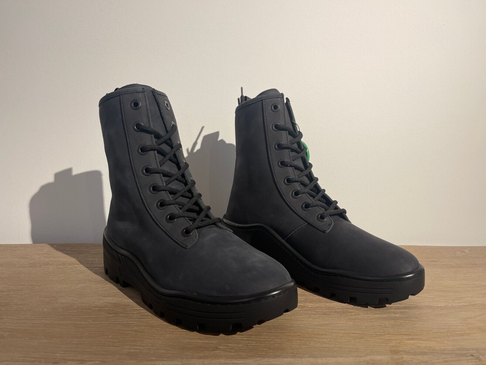 Yeezy Season 5 Graphite Nubuck Combat Boots - Size 40 | eBay Yeezy Season 5 Graphite Nubuck Combat Boots - Size 40 | eBay