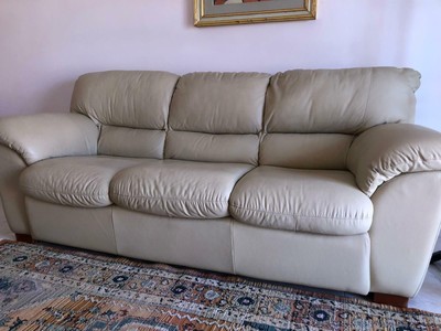 Come pulire un divano in pelle bianco