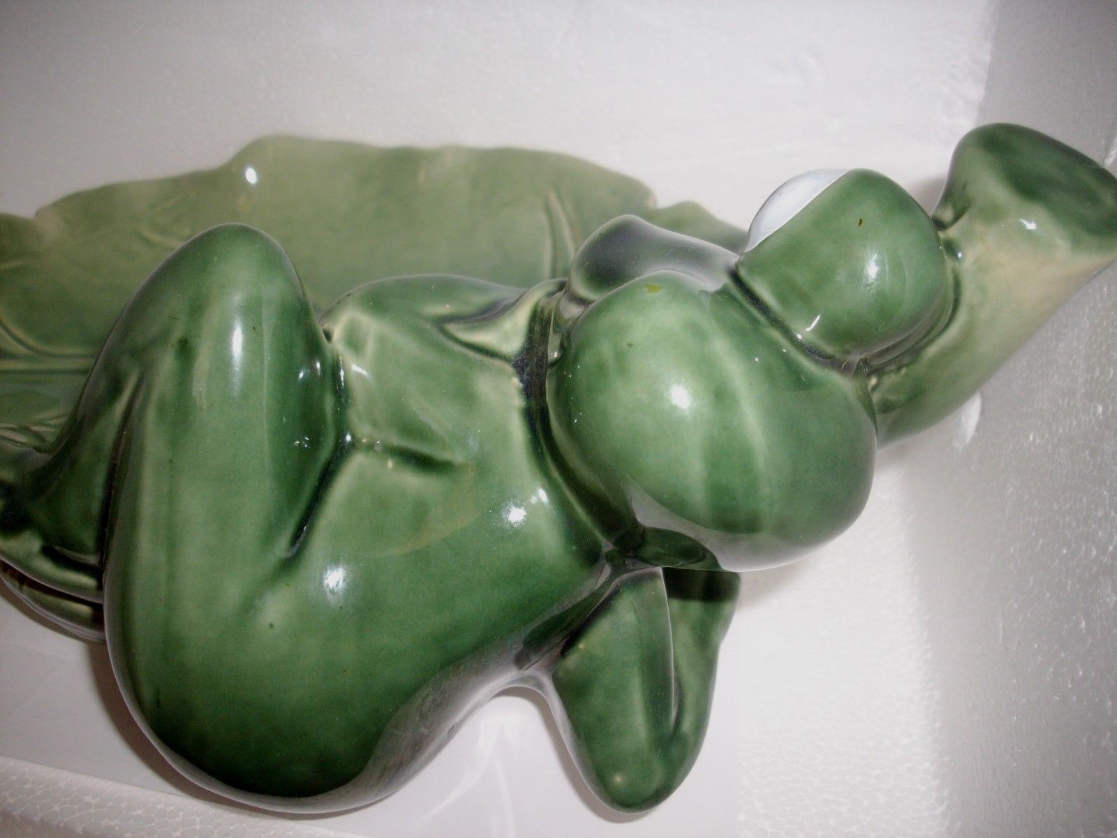 Green Frog/Lily Pad oversized  dish/candy dish (Vintage) *Excellent Condition