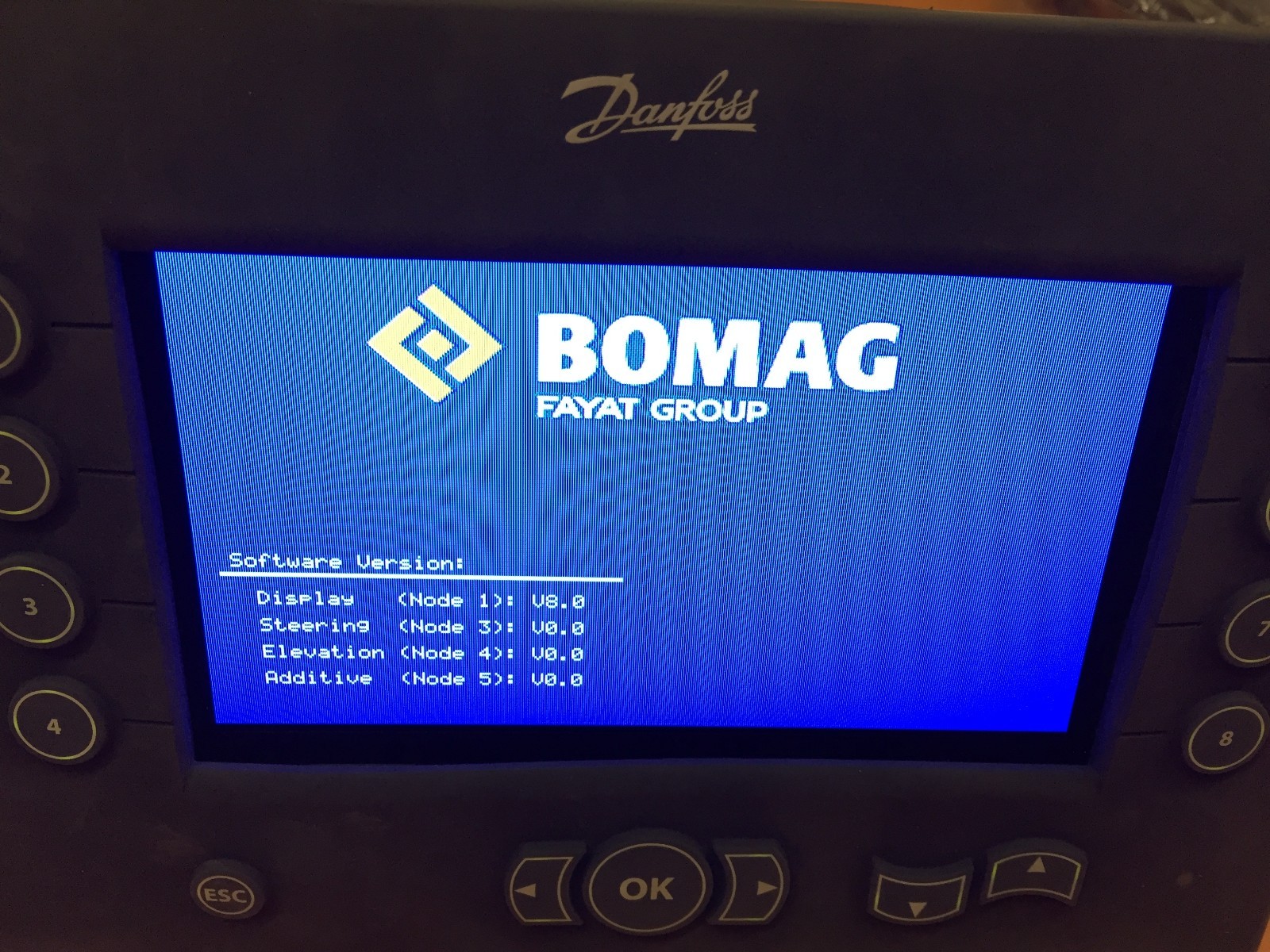 NEW SAUER DANFOSS DP600 OPERATOR INTERFACE DISPLAY DP610TM-10-02-6-02-04-06