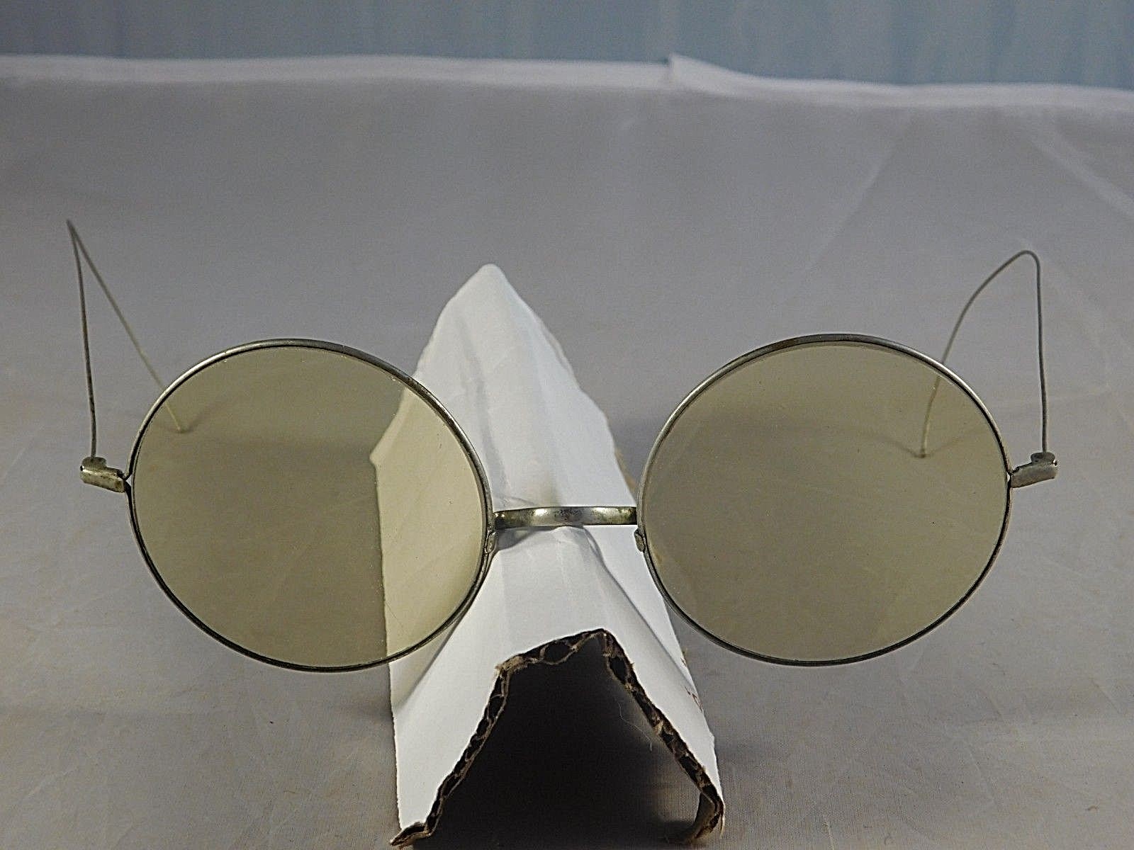 ANTIQUE 1885-1900s EYEGLASSES ROUND YELLOW LENS W BRIDGE CURL TEMPLE ARMS