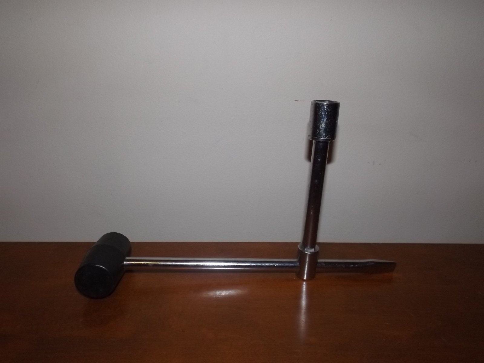 14 Inch Pry Bar Steel Tire Tool Rubber Hammer and Flat End Socket 1/2