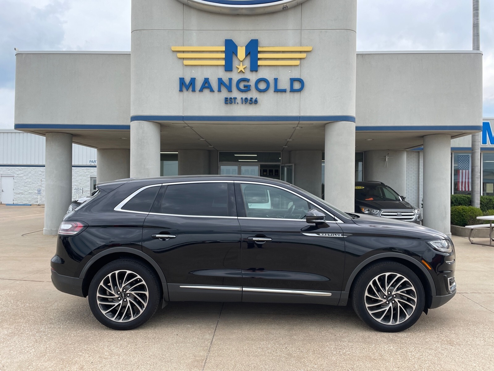 2019 Lincoln Nautilus, Infinite Black Metallic with 75294 Miles available now!