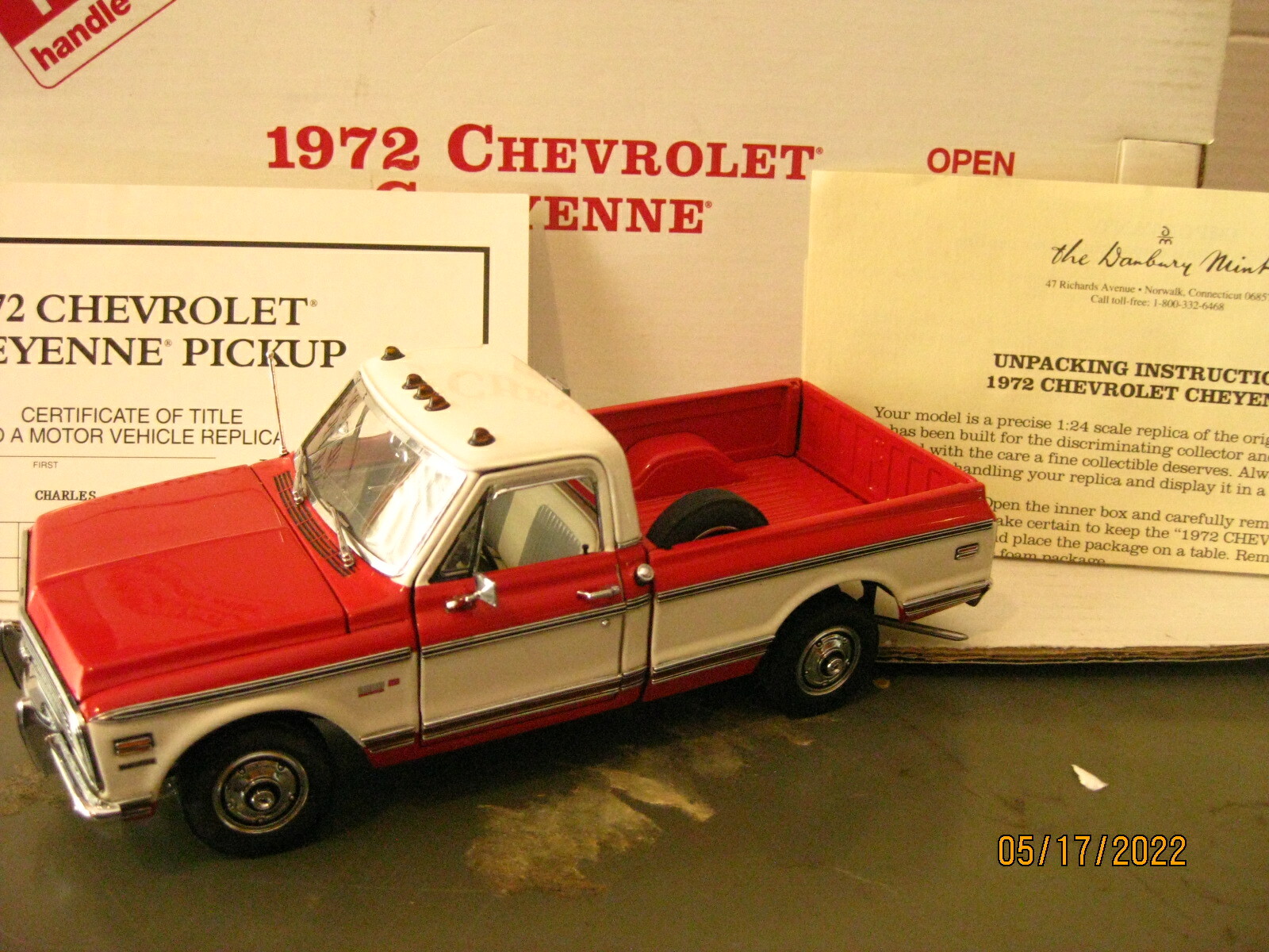 1972 CHEVROLET CHEYENNE PICKUP 1/24 SCALE DIECAST BY DANBURY MINT , RED/WHITE 1972 CHEVROLET CHEYENNE PICKUP 1/24 SCALE DIECAST BY DANBURY MINT , RED/WHITE
