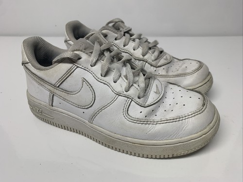 スニーカー Nike PS Air Force 1 Low LE Triple White Nike Air Force 1 Low LE Triple White (PS) - Swappa