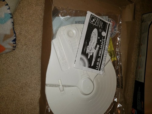 1/650 AMT ERTL MODEL KIT #8766 STAR TREK U.S.S. RELIANT sci-fi Space open as is