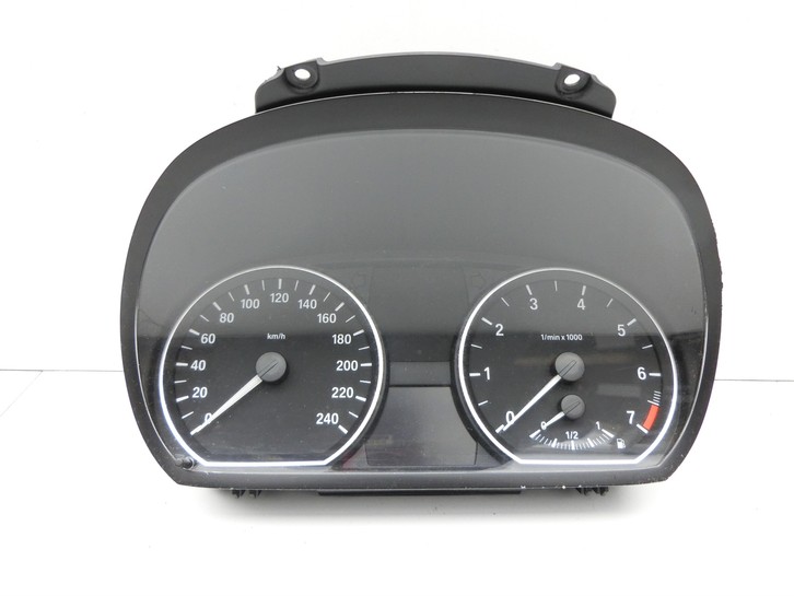 BMW E81 1er 118i LCI 07-13 2,0i 90KW Kombiinstrument Tacho Drehzahlmesser Anzeige BMW E81 1er 118i LCI 07-13... Vorschau 2