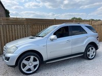 Mercedes-Benz M Class 3.0 ML300 CDI V6 BlueEfficiency Sport Tiptronic 4WD Euro 4