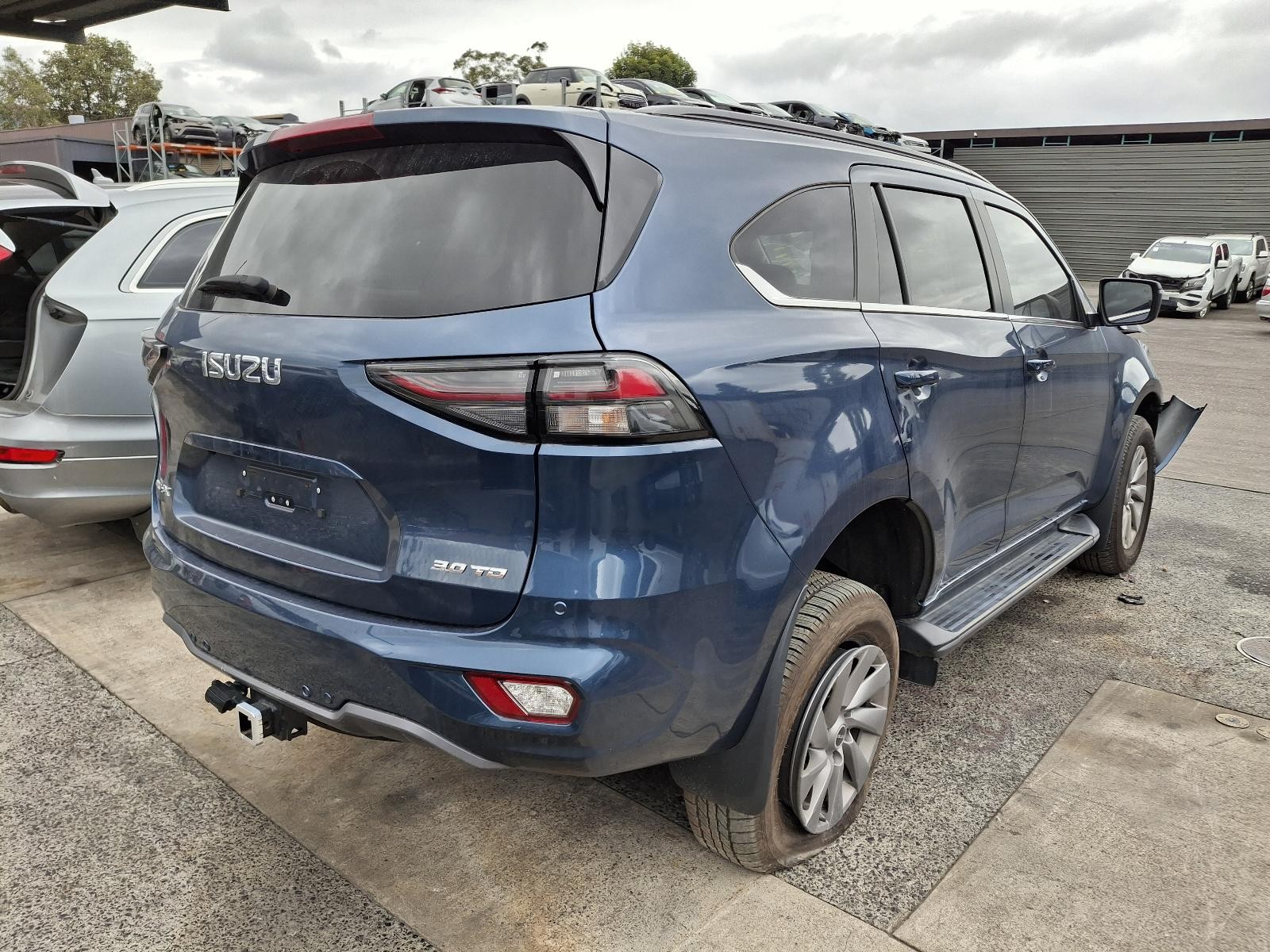 ISUZU MU-X 2021-2025 GLOVE BOX 2ND GEN, 03/21- - thumbnail 6