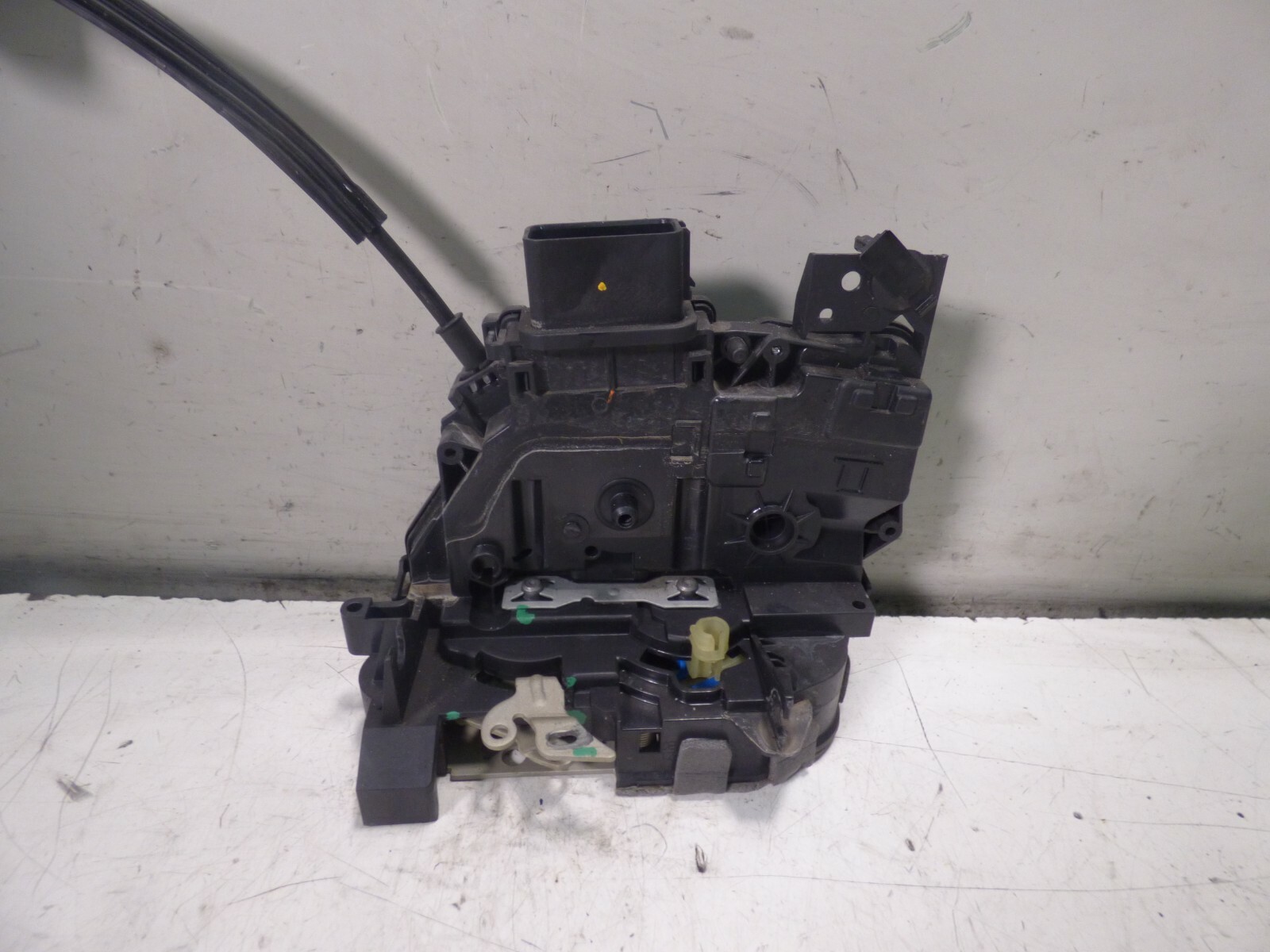 Serratura porta anteriore sinistra FORD B-MAX 2015 AV1AR21813CD