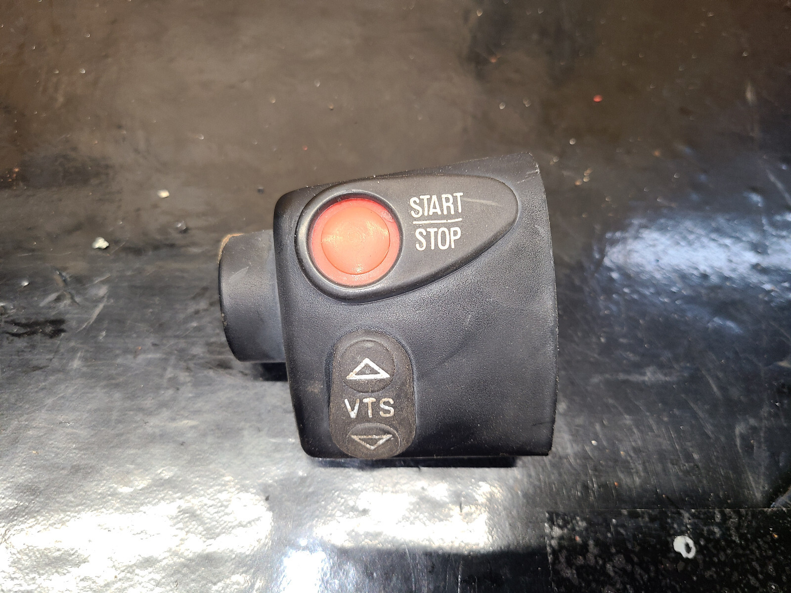 クリスピSVARTISEN75GTX 2025 Ski-Doo MXZ X 129 600R E-TEC ES RipSaw 1.25 Snowmobiles