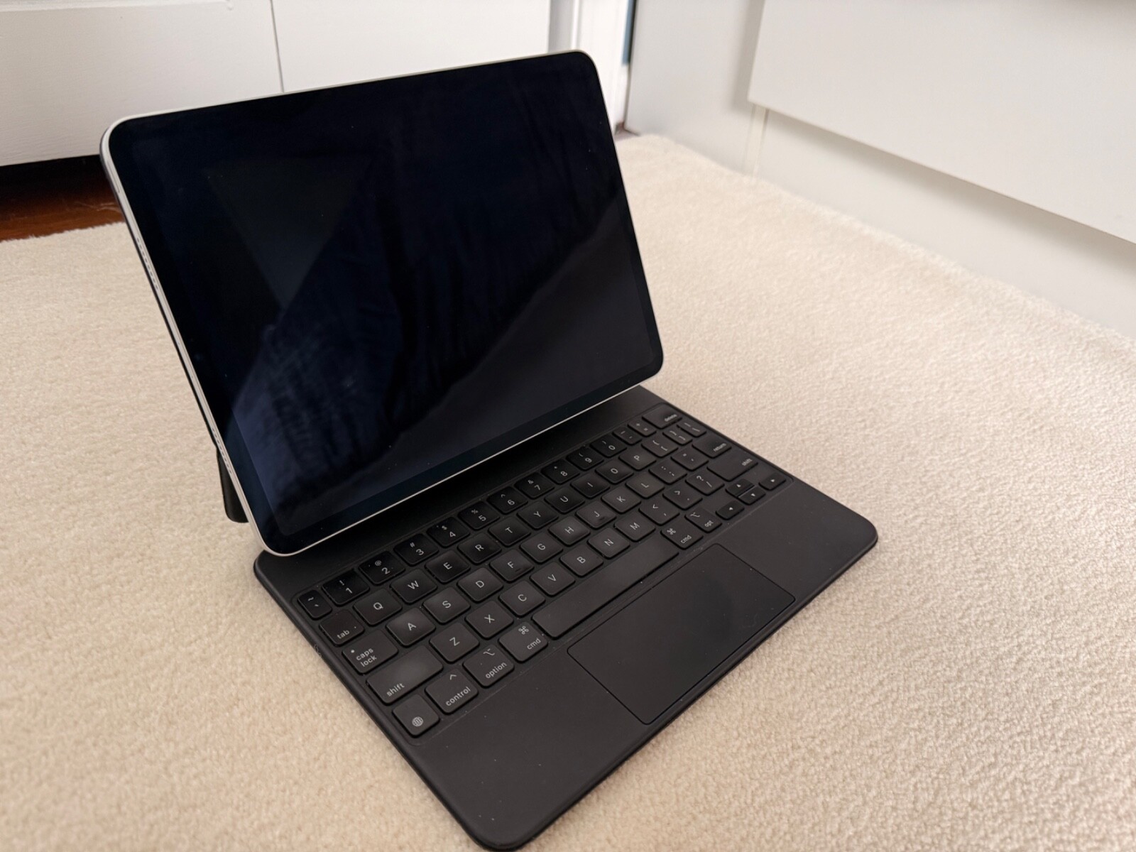 Magic Keyboard for iPad Pro 11 Inch (4th ) And iPad Air (M1