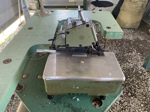 YAMATO DCZ-361A Industrial Sewing Machine W/ Motor,Foot,and Table