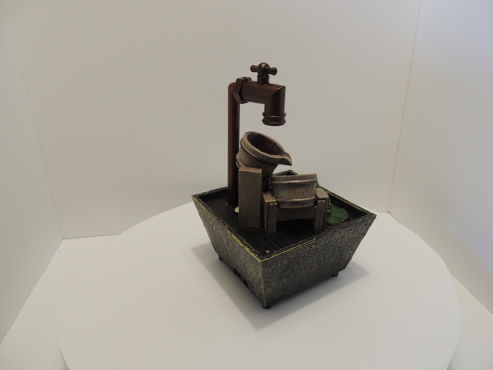 Country bucket LED Fountain  Newport Coast Collection