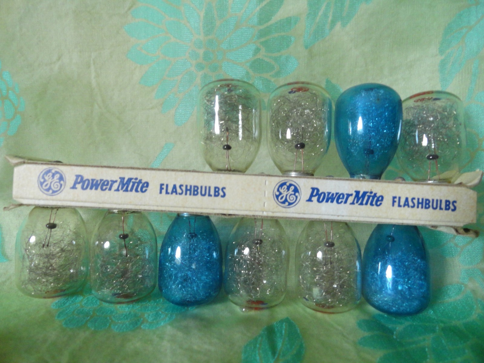 GE General Electric Flashbulbs 12 pack M3  only 10 in box 3 blue 7 clear