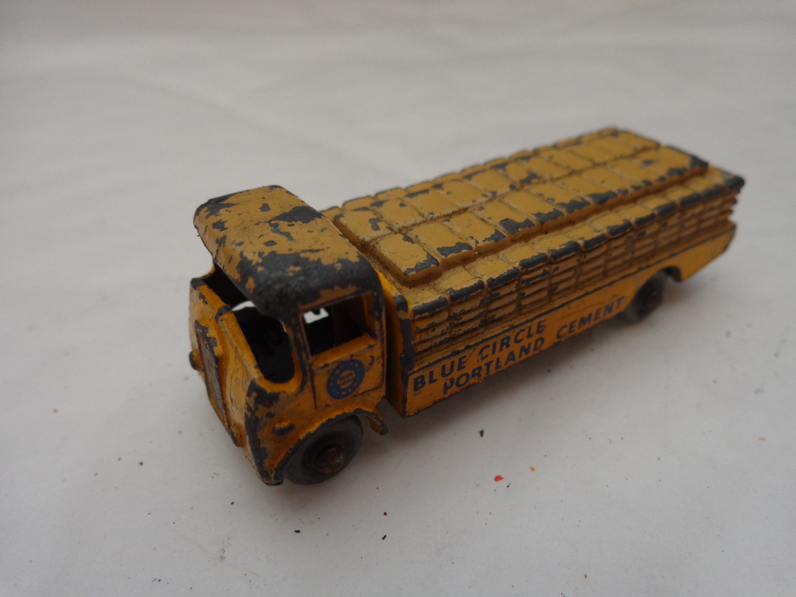 MATCHBOX No.51 Albion Chieftain。 sddefault.jpg