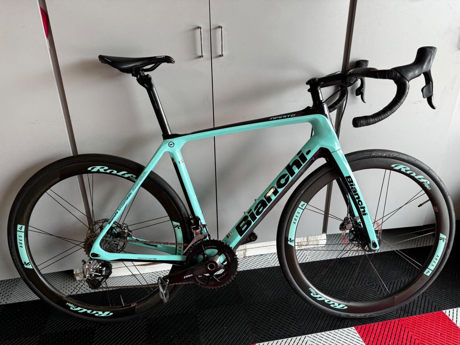 Bianchi Infinito CV Disc Carbon/Size55/Sram Red/Custom Rolf Bianchi Infinito CV Disc Carbon/Size55/Sram Red/Custom Rolf