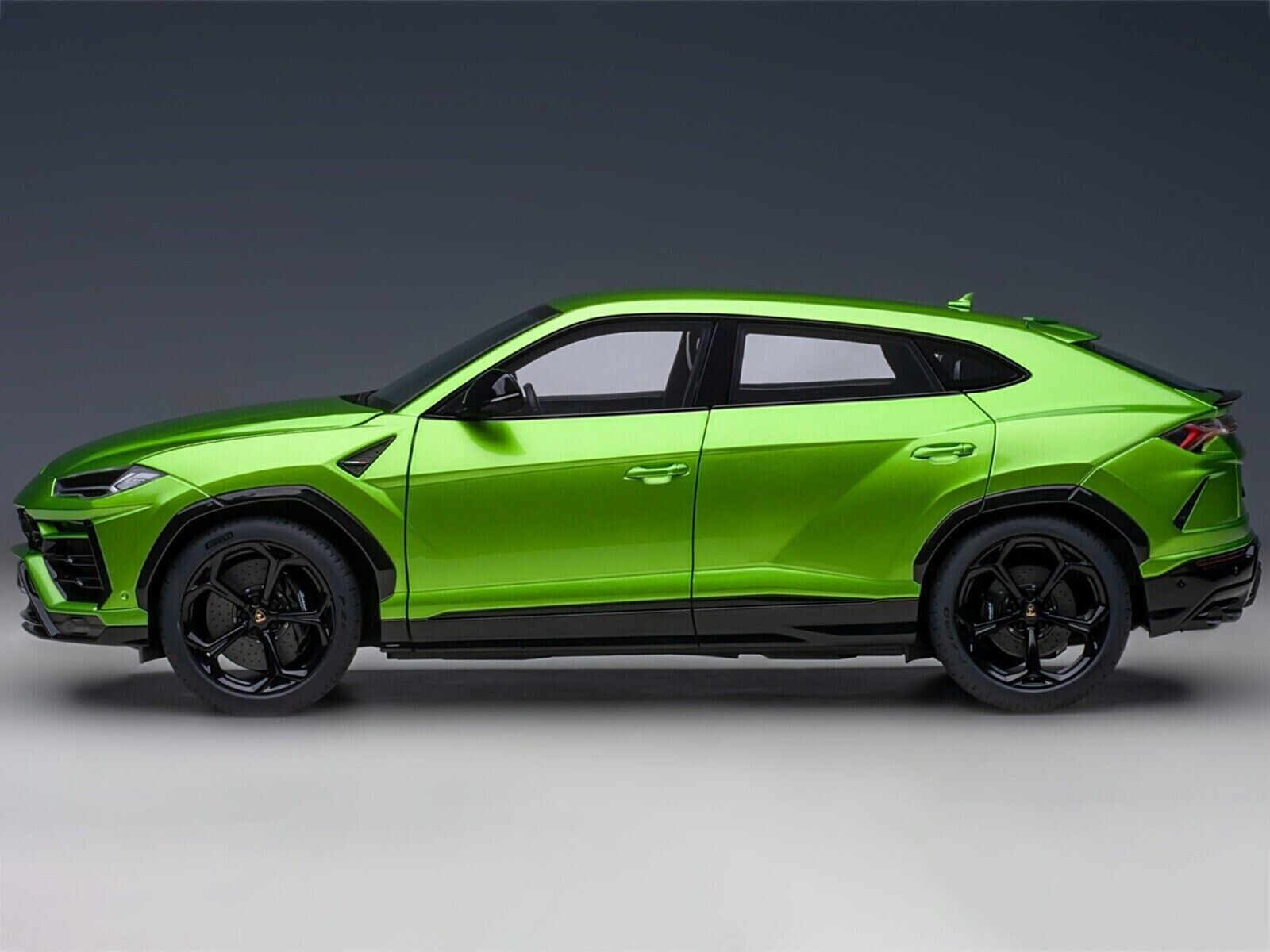 1/18 Lamborghini Urus Verde Selvans Pearl Green Model Car By 1/18 Lamborghini Urus Verde Selvans Pearl Green Model Car By