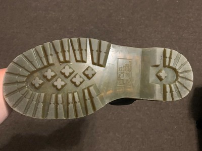 dr martens 2295 extra wide