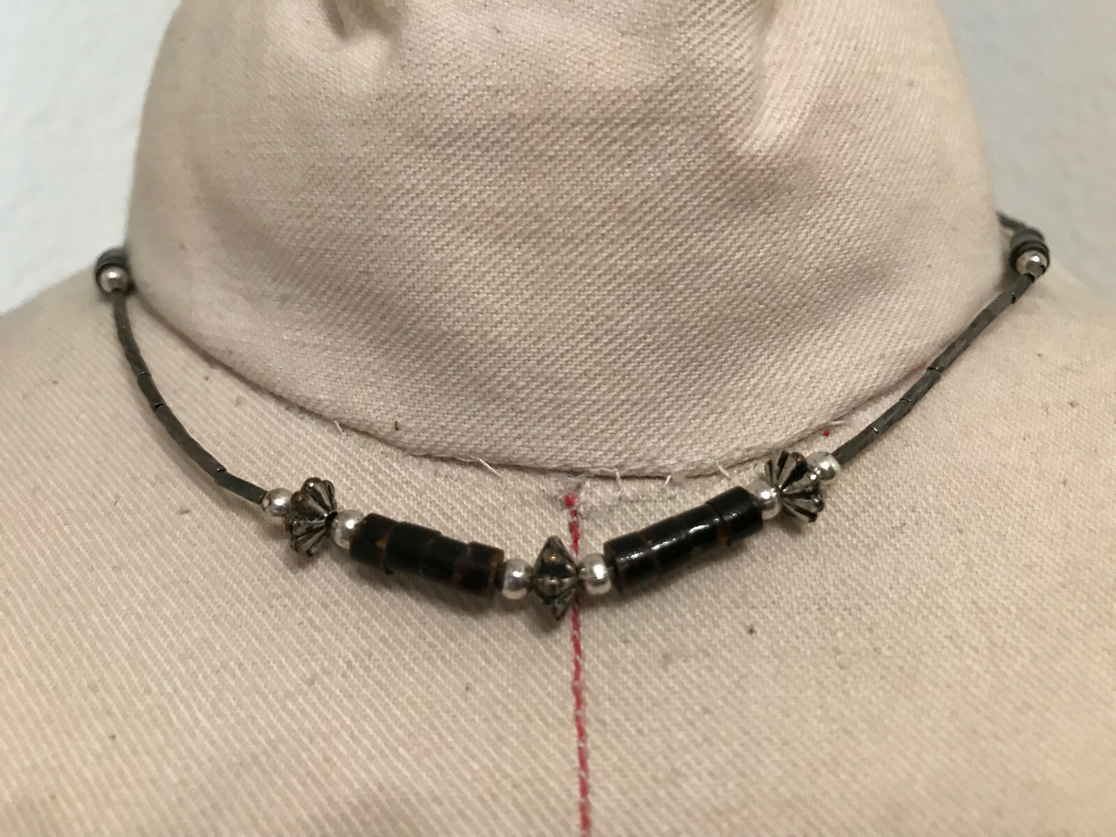 VTG silver tone and wood look beaded surfer hippie choker necklace barrel clasp