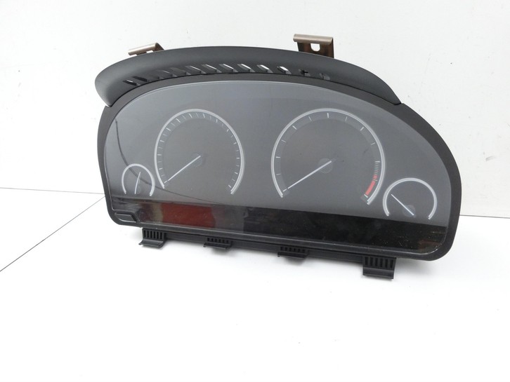 BMW 525d F10 13-17 2,0d 160KW Kombiinstrument Tacho BMW 525d F10 13-17 27.02.2014 8795224 62108795224 9342807... Bild 2