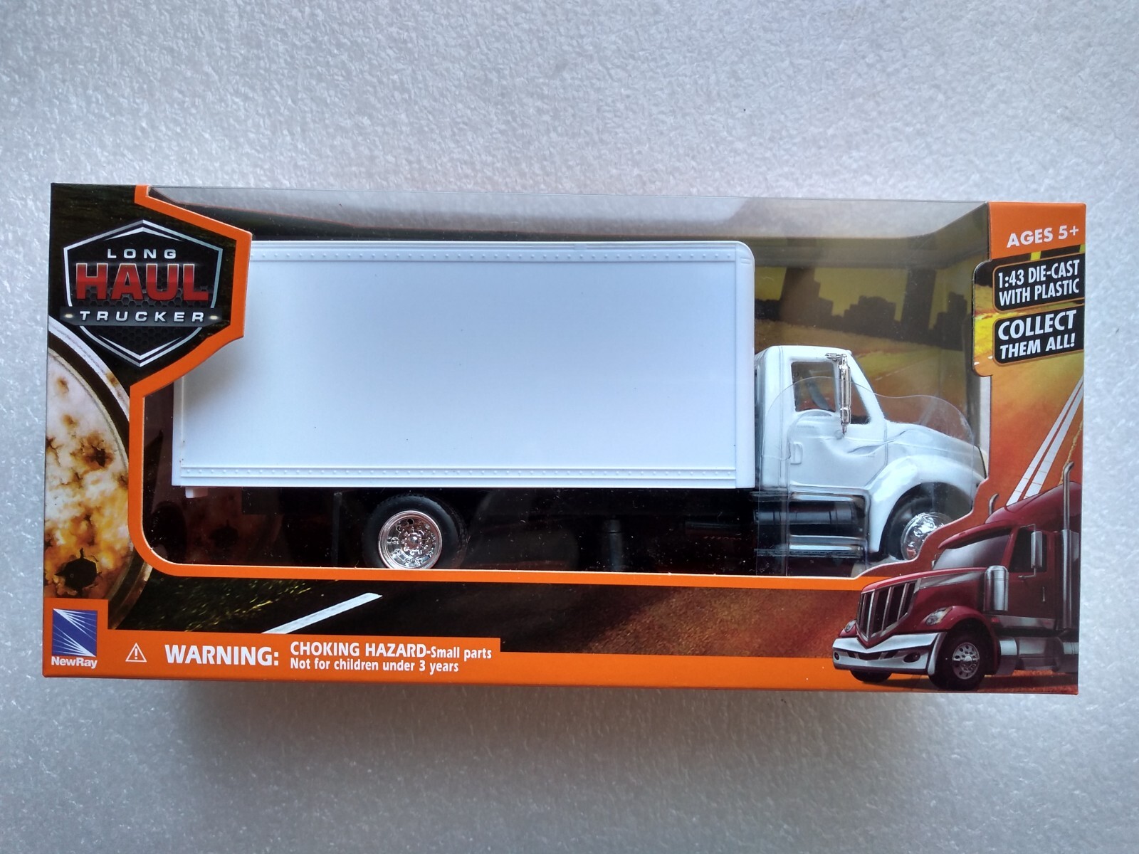 洋書 INTERNATIONAL TRUCKS Amazon.com: International 4200 Utility Digger Truck 1/43