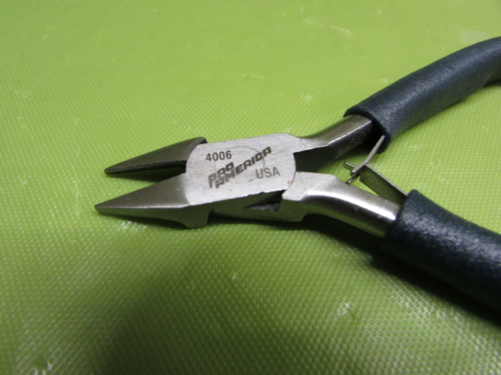 SMALL WIRE CUTTERS