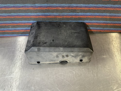 GM OEM Battery Relay Fuse Junction box engine cover 25941375 GM OEM Battery Relay Fuse Junction box engine cover 25941375