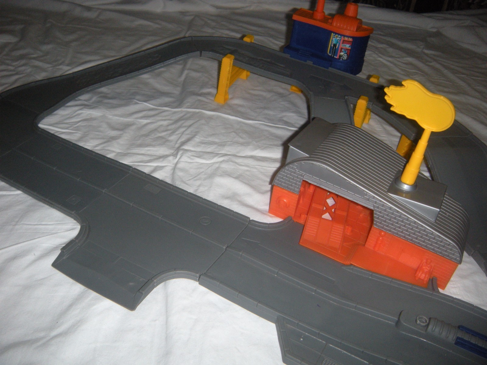 Hot wheels track