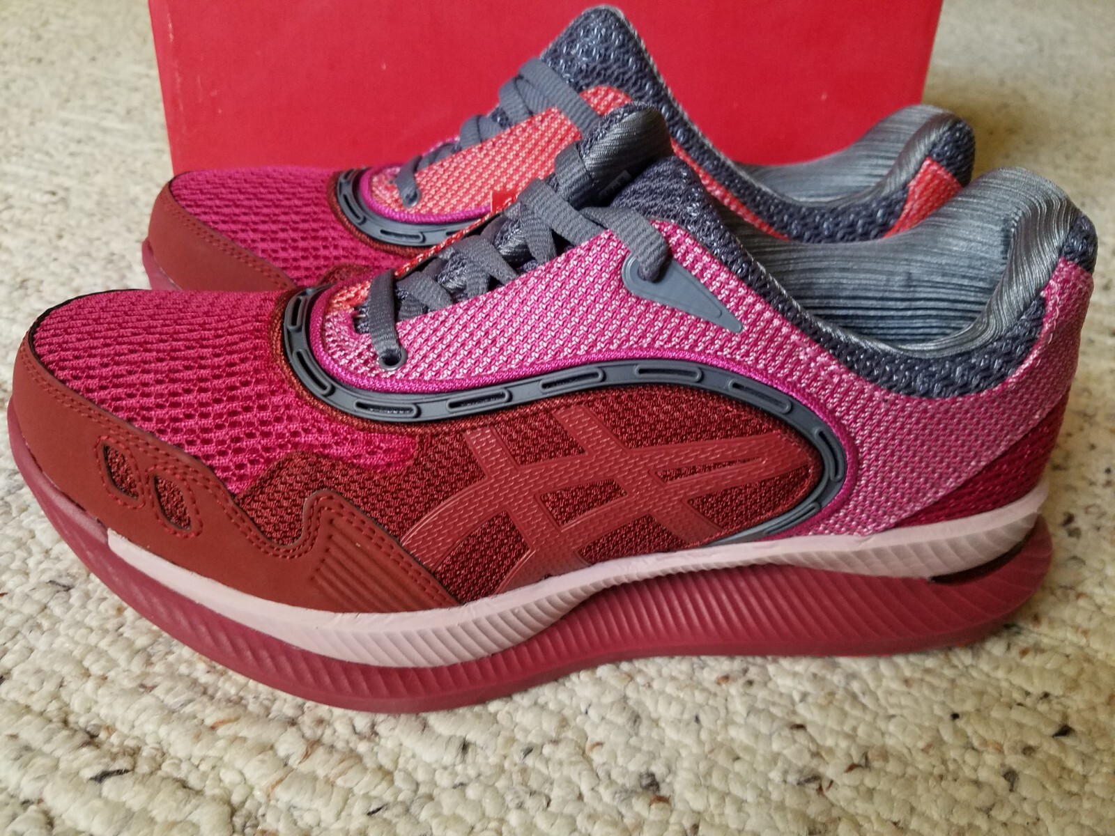 Kiko Kostadinov x Asics Gel-GlideLyte III Size 8.5 Red Kiko Kostadinov x Asics Gel-GlideLyte III Size 8.5 Red
