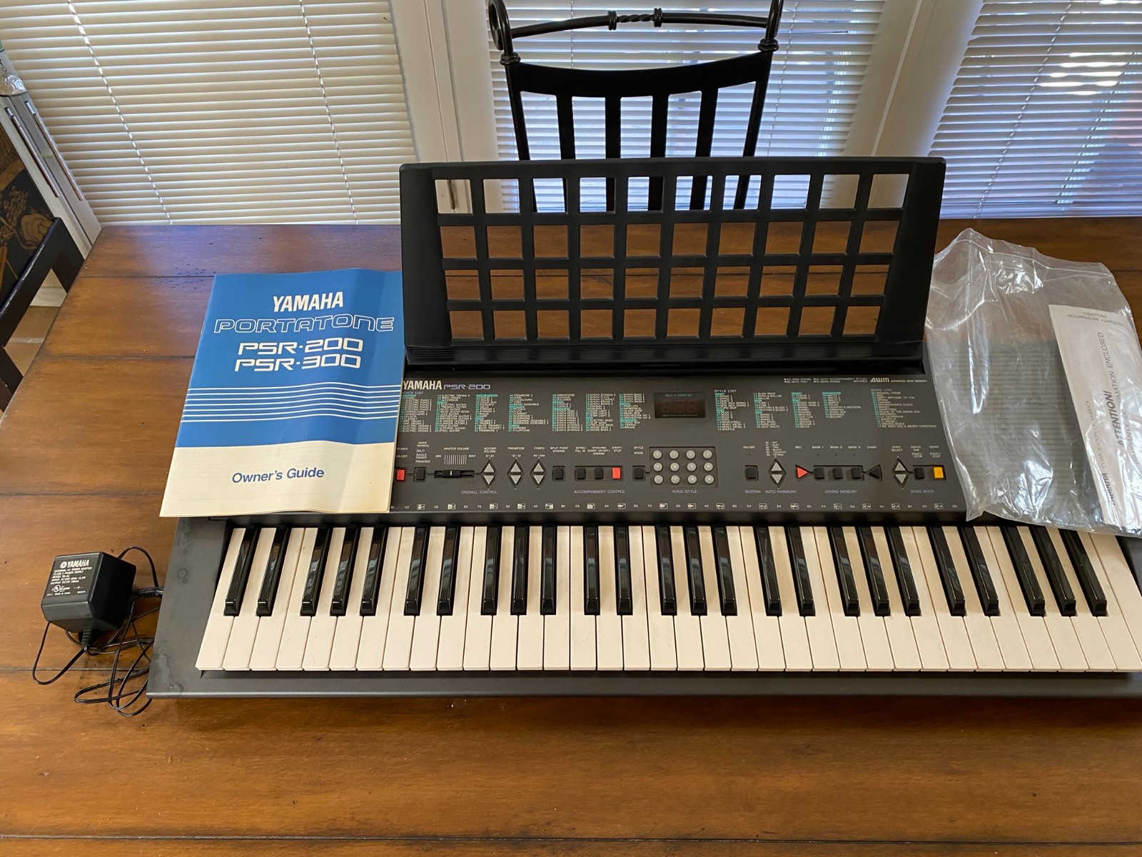 Yamaha PSR-200 Portatone 61-Key Electronic Keyboard in